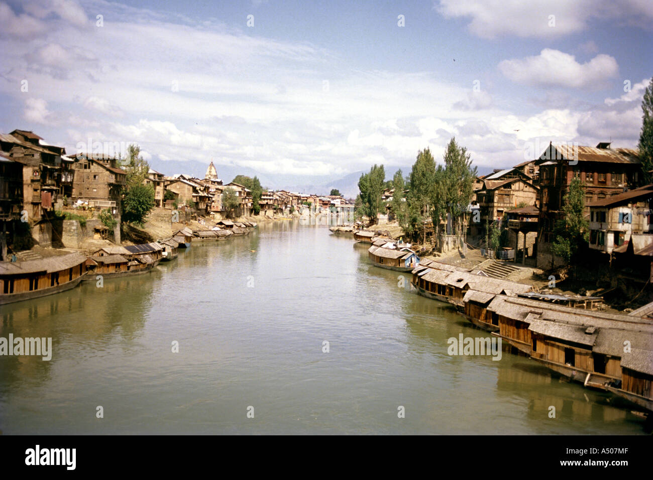 Fluss Jhelum in Srinagar City in Jammu Stockfoto