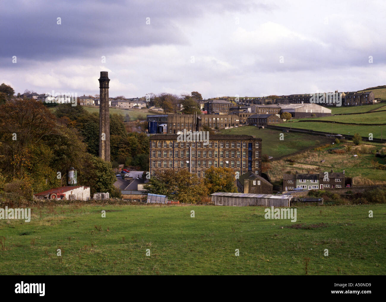 Alte Baumwollspinnerei in West Yorkshire in der Nähe von Halifax England Stockfoto