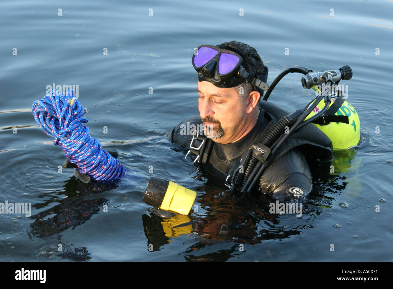 North Miami Beach Florida, Polizeibehörde, Strafverfolgungsbehörden, Kriminalprävention, Kriminologie, Snake Creek Water Canal, Strafverfolgungsbehörden, Polizei-Tauchteam, Visi Stockfoto