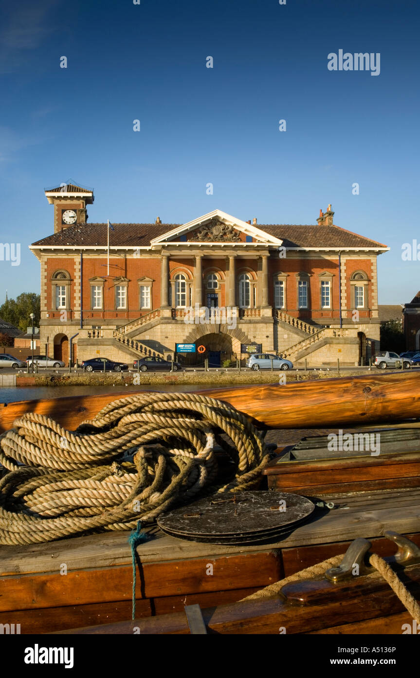Das alte Zollhaus in der neuen Marina in Ipswich in Suffolk England UK Stockfoto