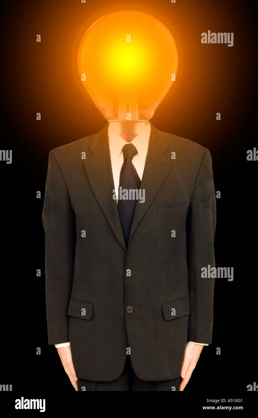 Mann In Einem Anzug Mit Einer Gluhbirne Fur Einen Kopf Ideen Gedanken Einstellung Eingeschaltet Stockfotografie Alamy