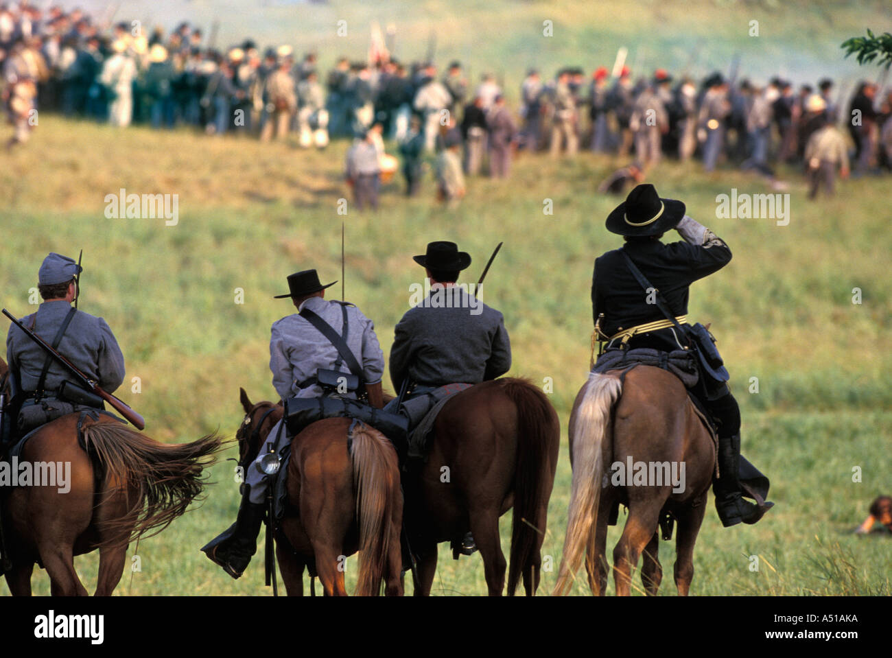 Union Golgatha Offiziere ist die Beobachtung während der Schlacht von Gettysburg reenactment Stockfoto