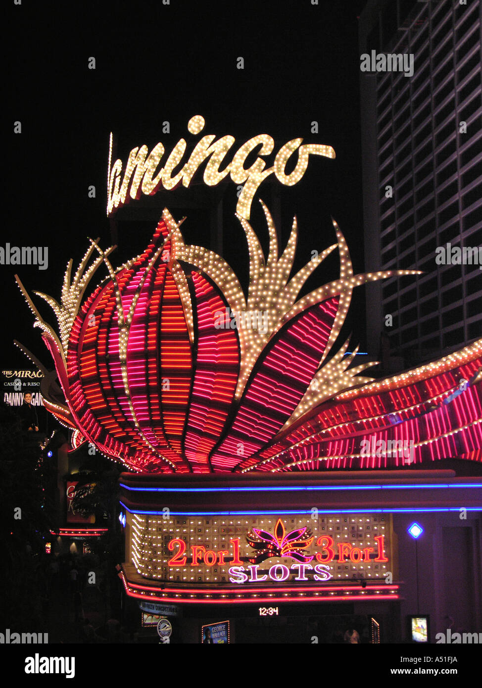 Las Vegas Strip Nacht Flamingo Hotel Casino Zeichen leuchtenden Neonröhren Wahrzeichen Architektur Stockfoto