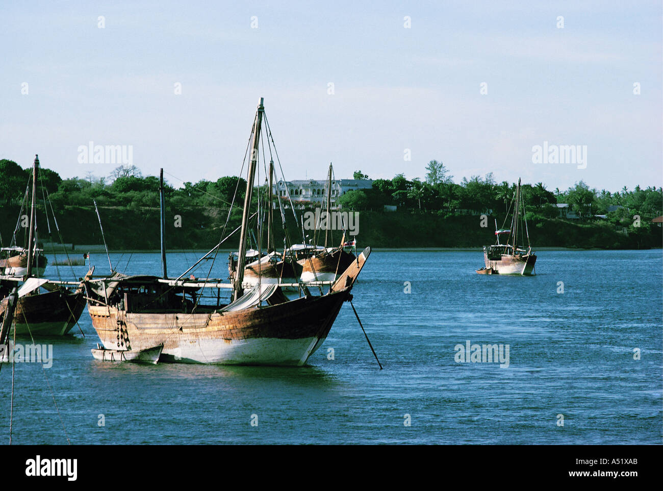 Ozean-arabischen Stil Segeln Dhows in den alten Hafen Mombasa Kenia in Ostafrika Stockfoto