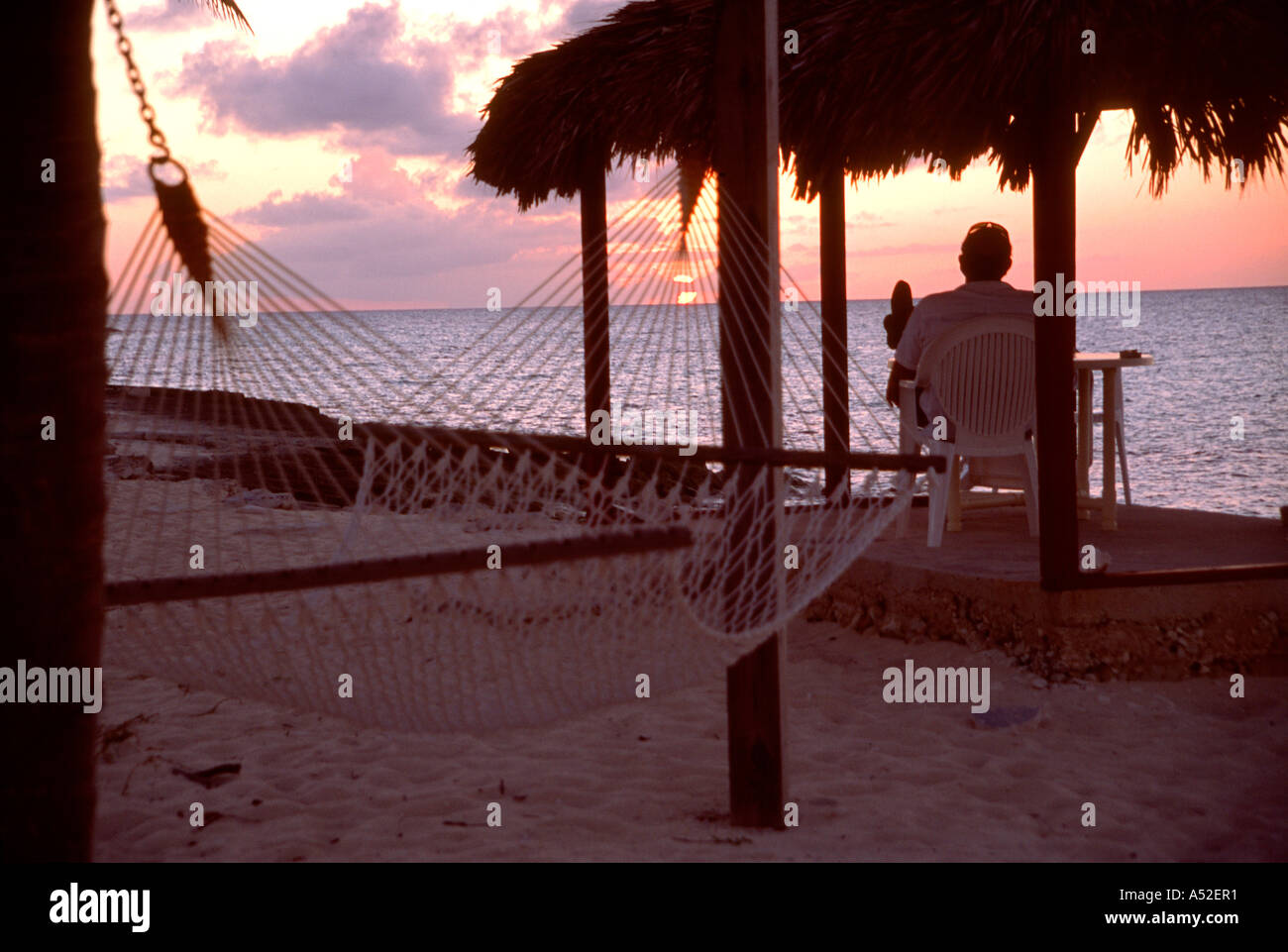 Sonnenuntergang am Karibik-Strand Stockfoto