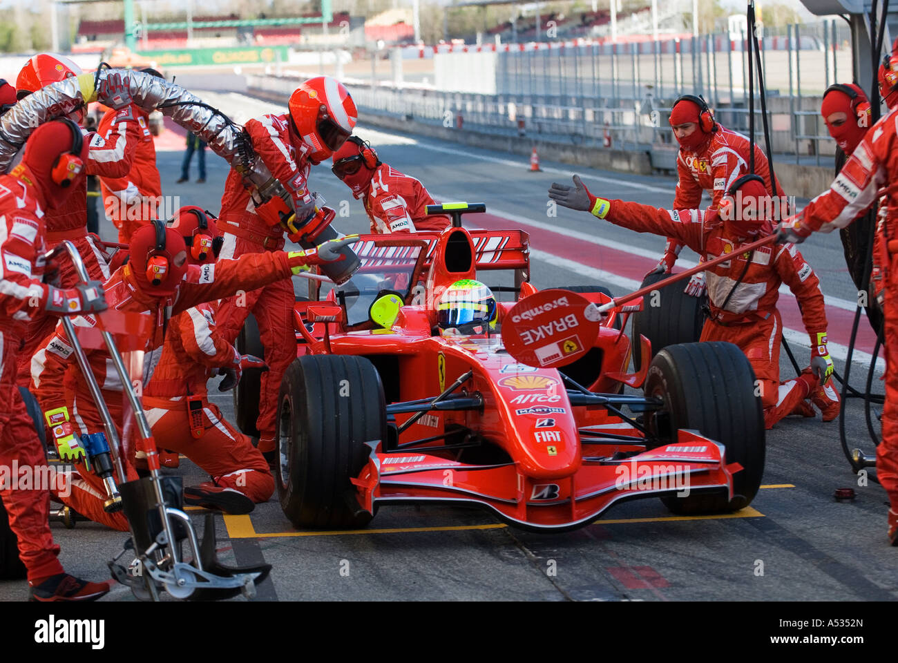 Ferrari f1 boxenstop -Fotos und -Bildmaterial in hoher Auflösung