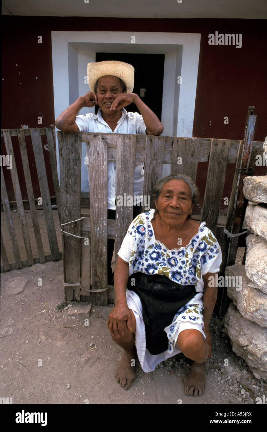 Painet ha1121 7423 Mexiko hispanische Maya-alte paar Yucatan Land Entwicklung Nation weniger wirtschaftlich entwickelten Kultur Stockfoto