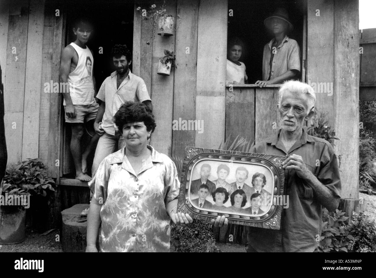 Painet ha1439 264 schwarz-weiß Familie Rodonia Brasilien Land entwickeln Nation weniger wirtschaftlich entwickelten Kultur Stockfoto