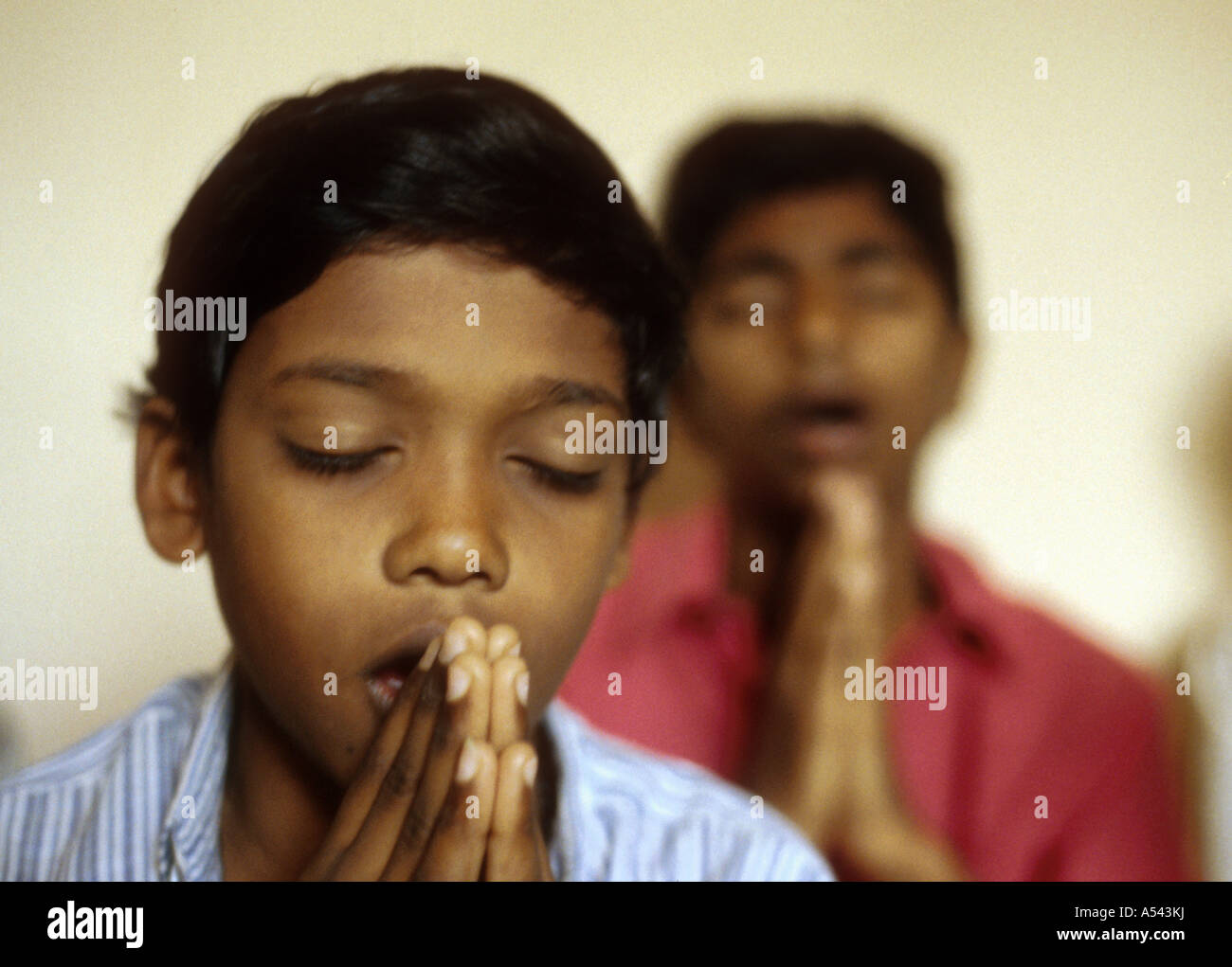 Painet ha2577 5421 Indien Freligion christlichen jungen Karimoor Hause Kerala Land entwickeln Nation wirtschaftlich zu beten Stockfoto