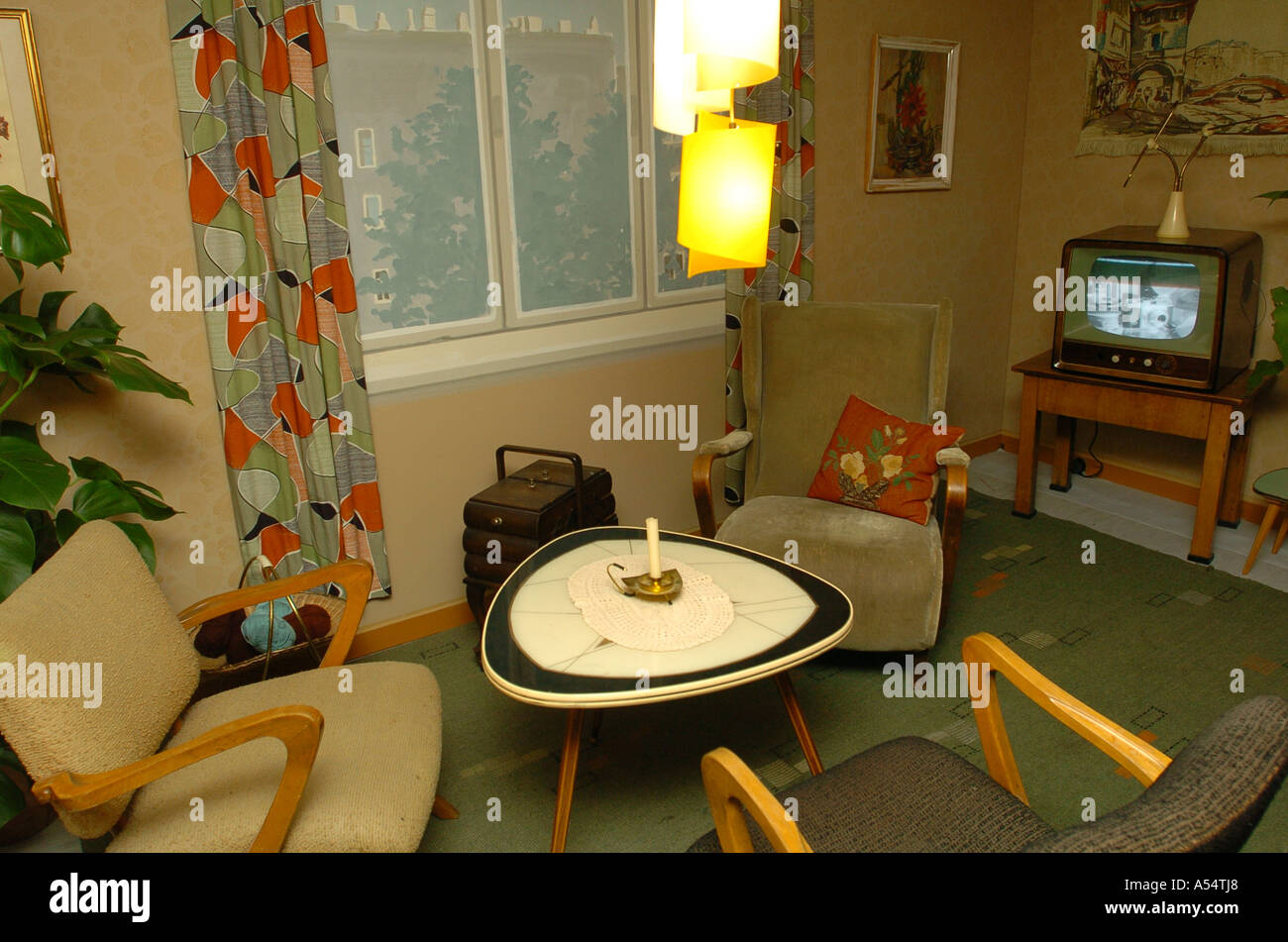 Apartment In 50s Style Stockfotos & Apartment In 50s Style Bilder - Alamy