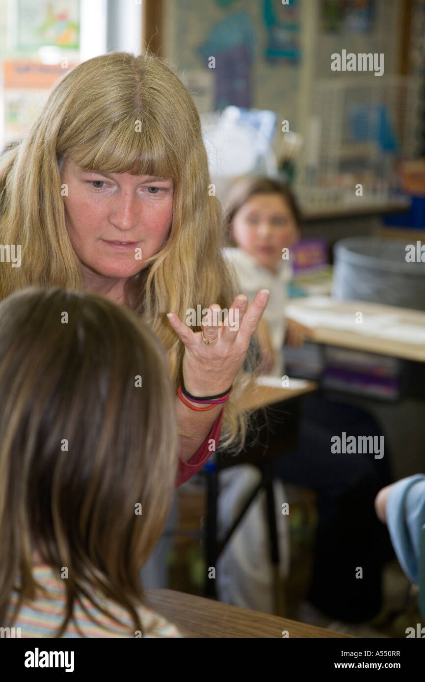 Flint Michigan Sue Gladstone lehrt vierte Klasse in Washington Elementary School Stockfoto