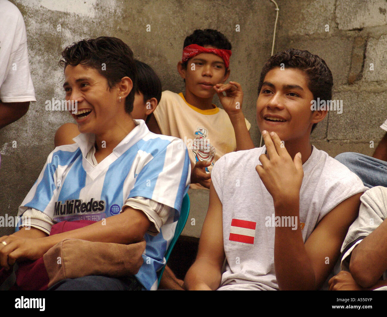 Painet ip2304 Nicaragua Gangmitglieder treffen Männer Gewalt Organisation Slum Managua Land entwickeln Nation weniger Stockfoto