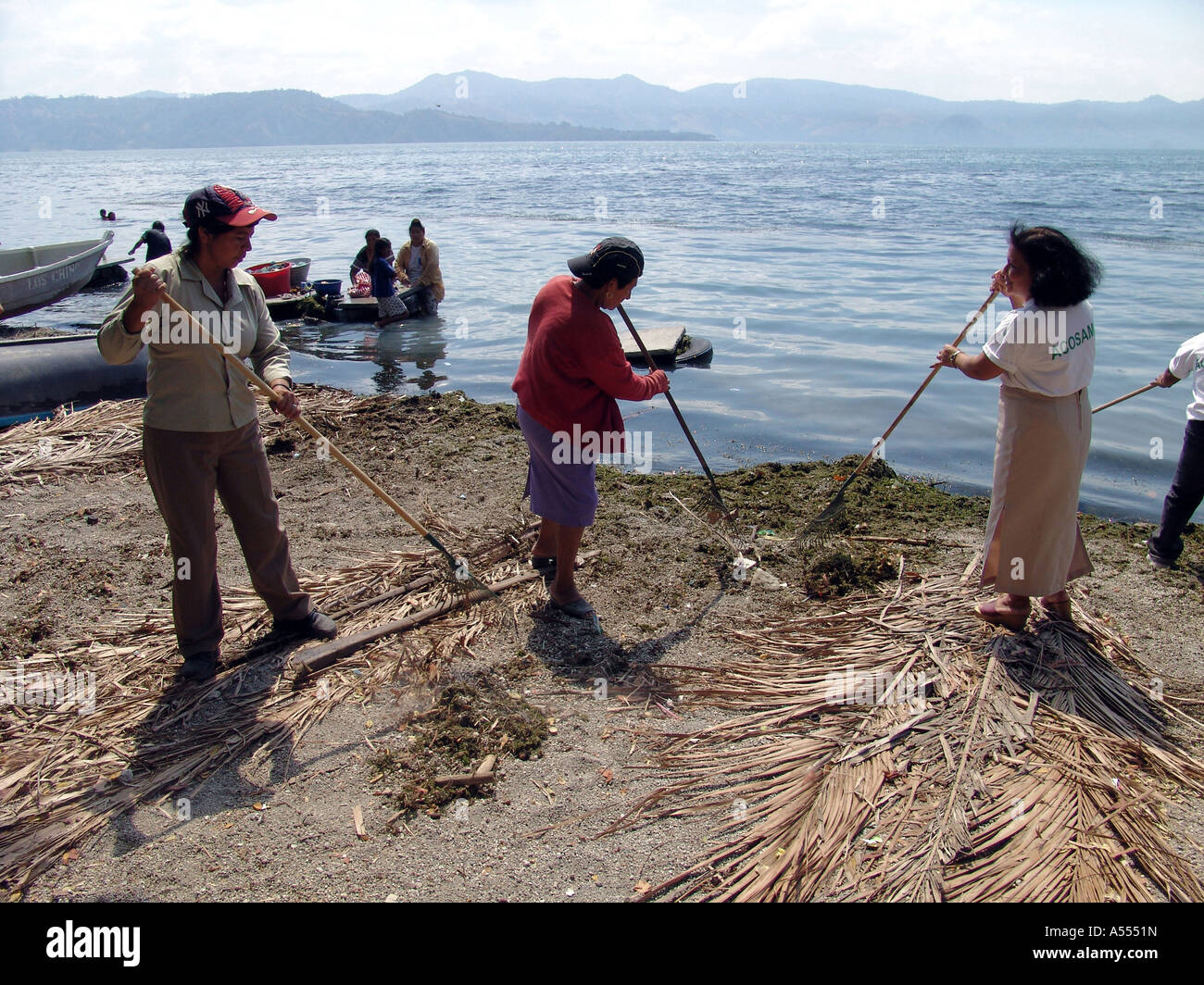 Painet ip2510 Salvador Team Reinigung See Llopango Verschmutzung Land entwickelt Nation weniger wirtschaftlich entwickelten Kultur Stockfoto