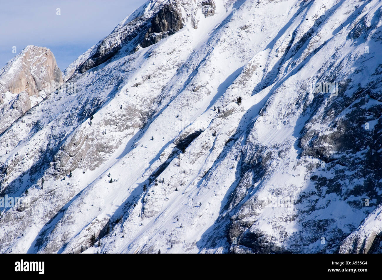 Canazei Trentino Italien Valle di Fassa Ski Region Ciampac schneebedeckten Felsen des Collaz Berges Stockfoto