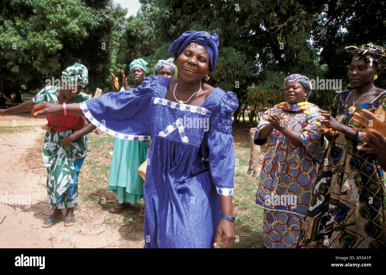 Painet ik0147 Gambia traditionelle Kommunikatoren Drama Gefahren Hiv Infektion Kabekel Dorf Land entwickelt ausleben Stockfoto