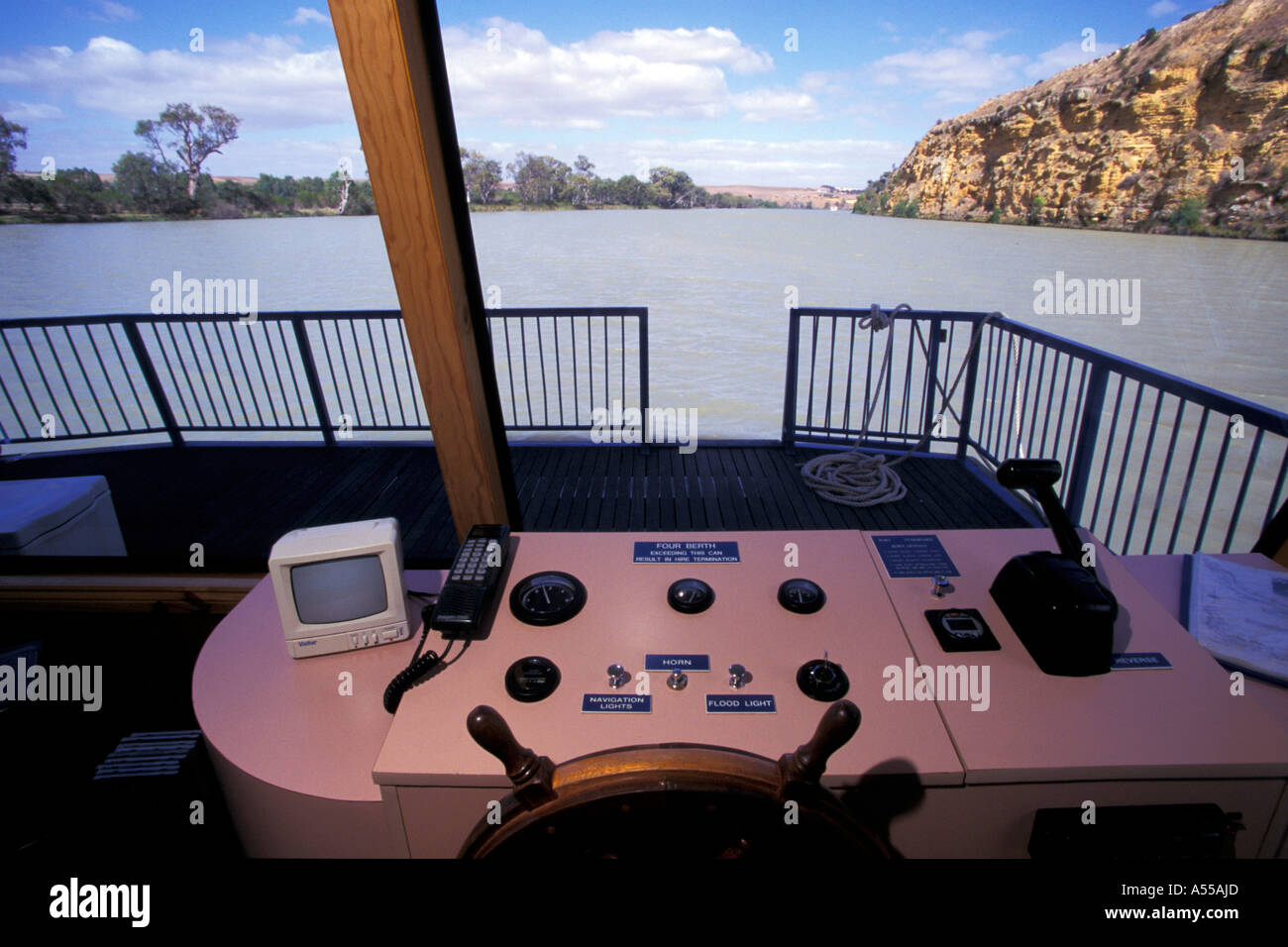 Ruder-Systemsteuerung von einem Hausboot Murray River Australien Stockfoto