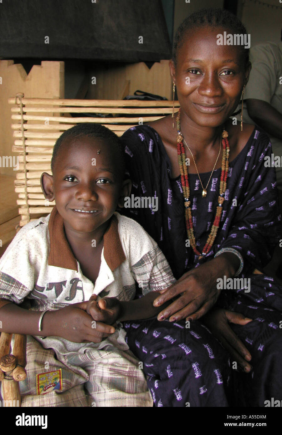 Painet ik0343 Burkina Faso 35oldold Pauline Hiv Sohn Fatahou vie Positif Aids Support Gruppe Ouagadougou Land entwickelt Stockfoto