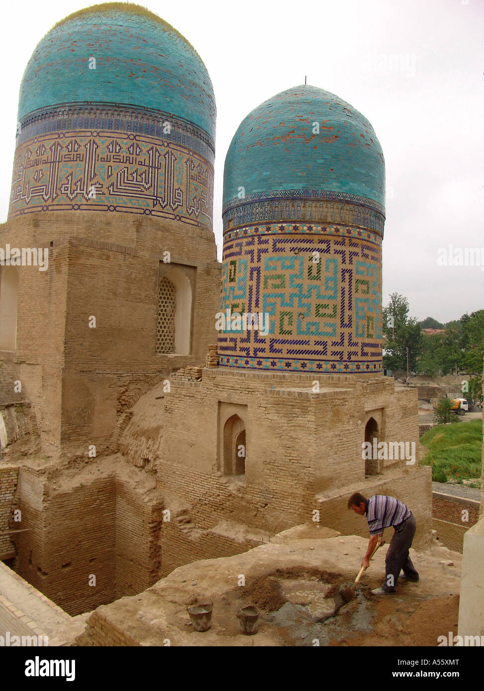 Painet iw2336 in Zentralasien Kuppeln Sowjetunion historische Bilder Islam Mosaik moslemischen Muster Restaurierung Seidenstraße Türkis Stockfoto