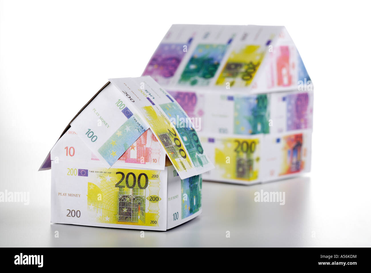 Zwei Häuser von Euro-Banknoten, Nahaufnahme Stockfoto