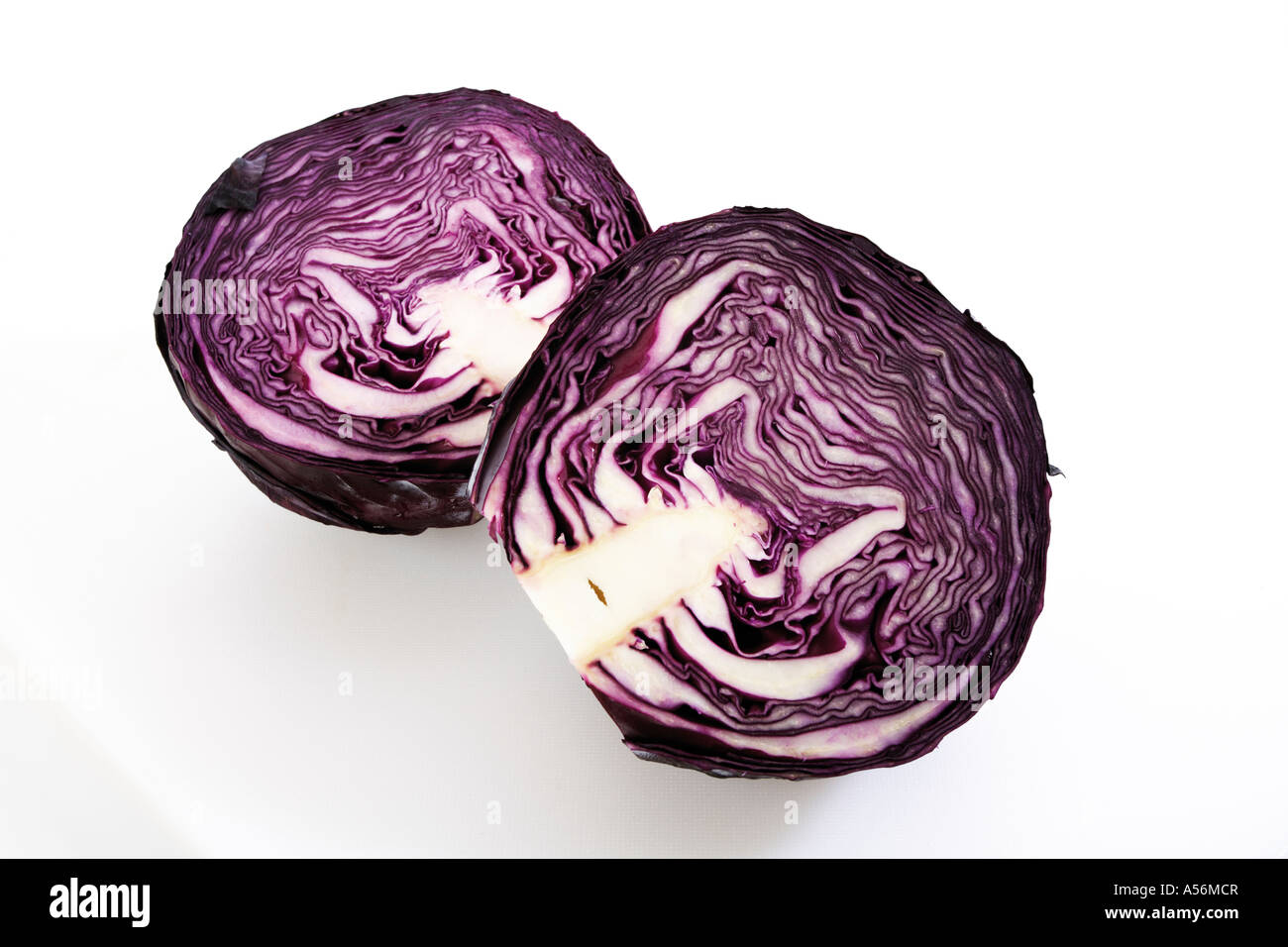 Zwei Hälften der Rotkohl Stockfoto