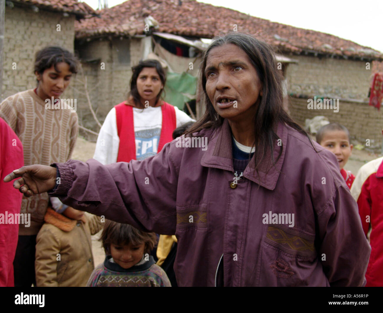 Painet ja0744 Mann männlich Bulgarien Romas Karlova Foto 2004 Europa Zigeuner Zigeuner Land entwickeln Nation weniger wirtschaftlich Stockfoto