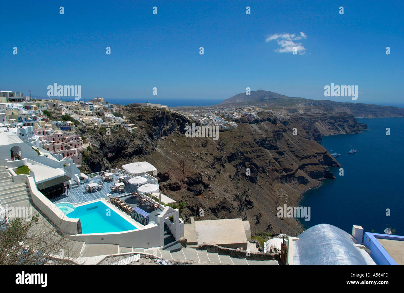 Blick auf Caldera in Richtung Fira, Imerovigli, Santorin Stockfoto