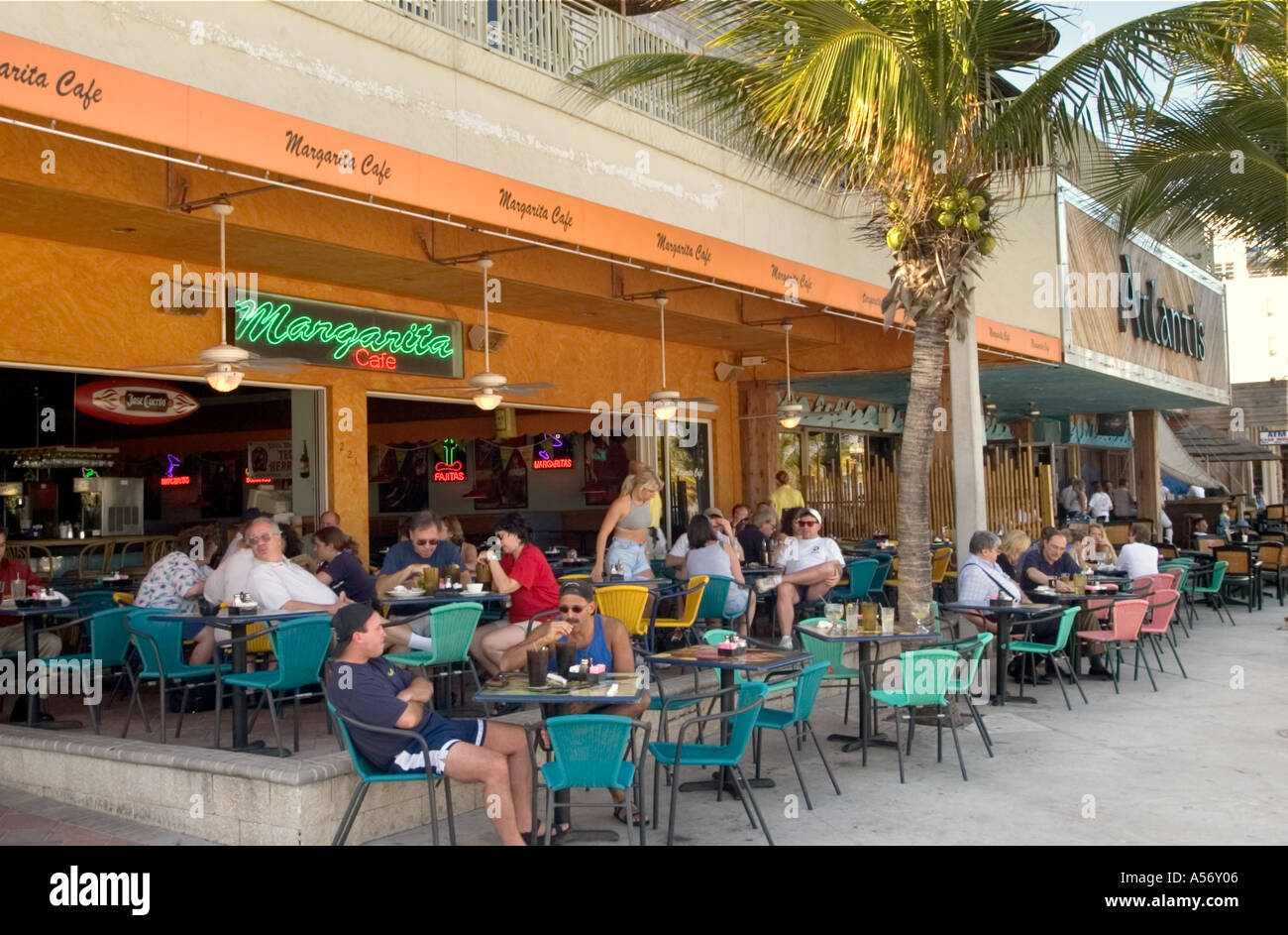 Direkt am Meer Cafe, Fort Lauderdale Beach, Gold Coast, Florida, USA Stockfoto