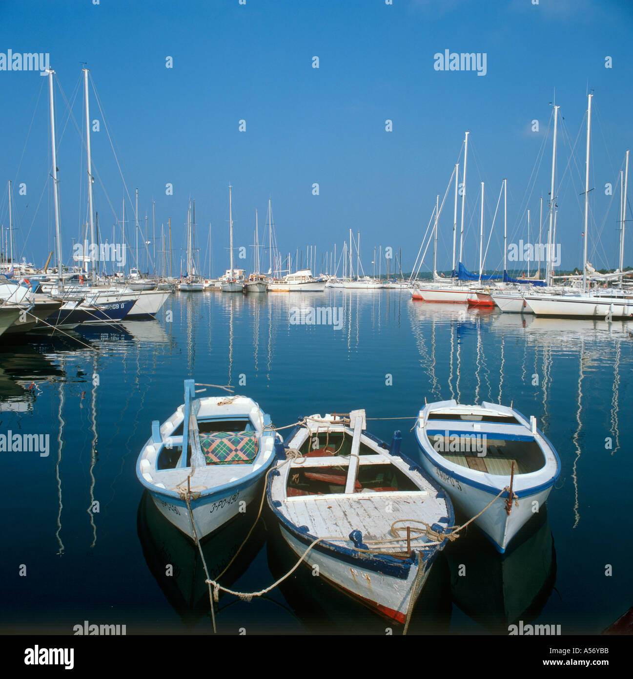 Angelboote/Fischerboote in den frühen Morgenstunden, Porec, Kroatien Stockfoto