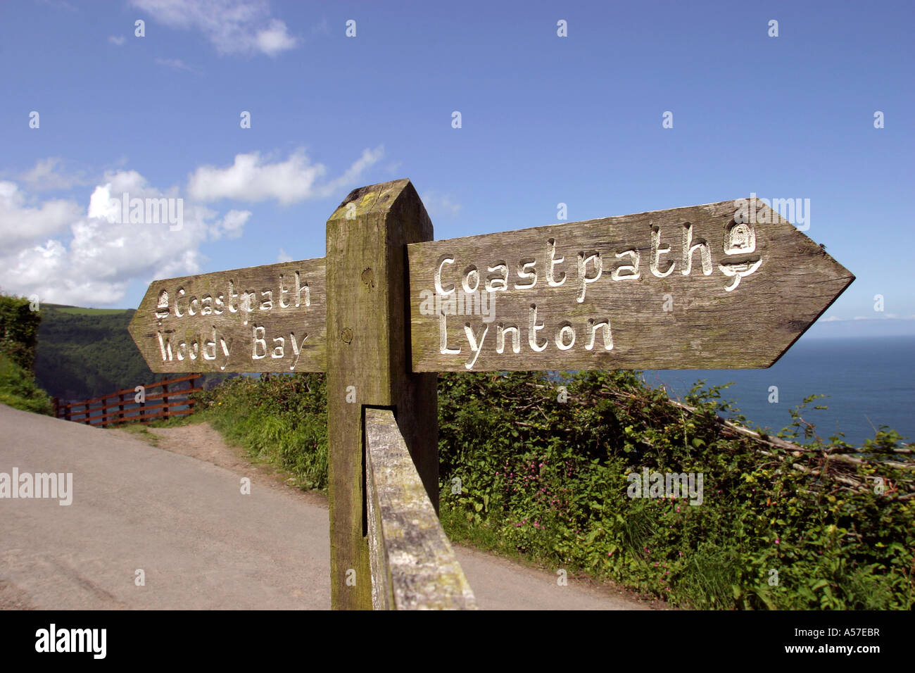 UK Devon Woody Bay North Devon Küste Wanderweg-Wegweiser Stockfoto