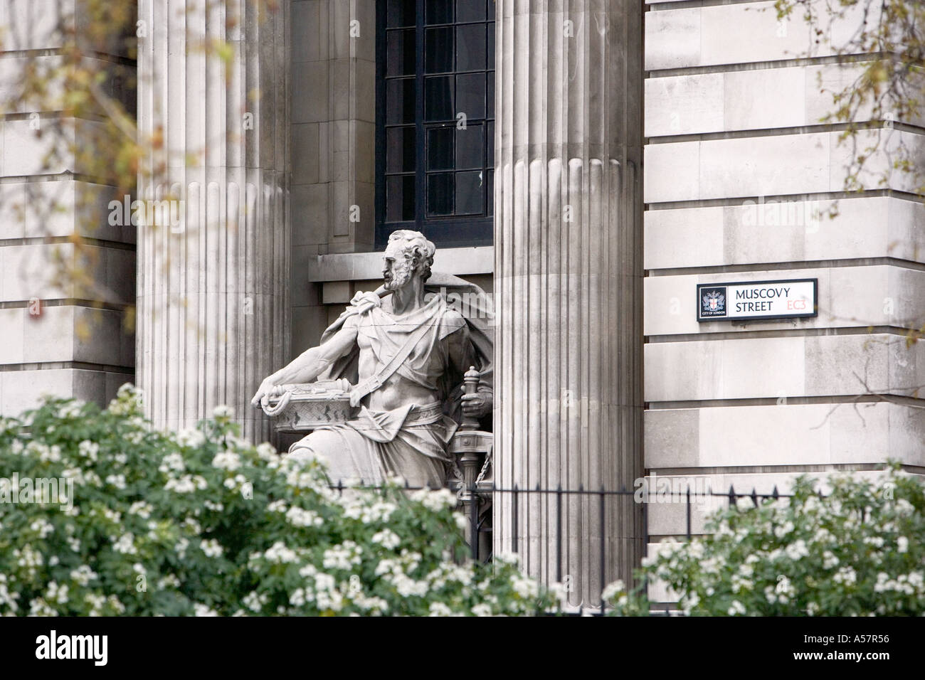 Statue in Muscovy Street London England Stockfoto