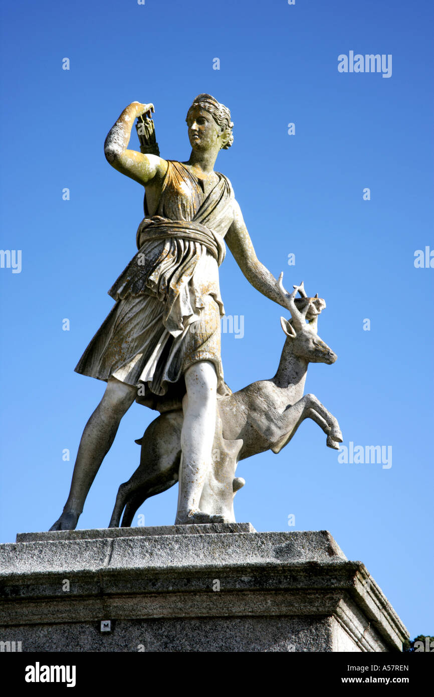 Statue der Diana Jägerin Powerscourt Gardens Powerscourt Co Wicklow Irland Stockfoto
