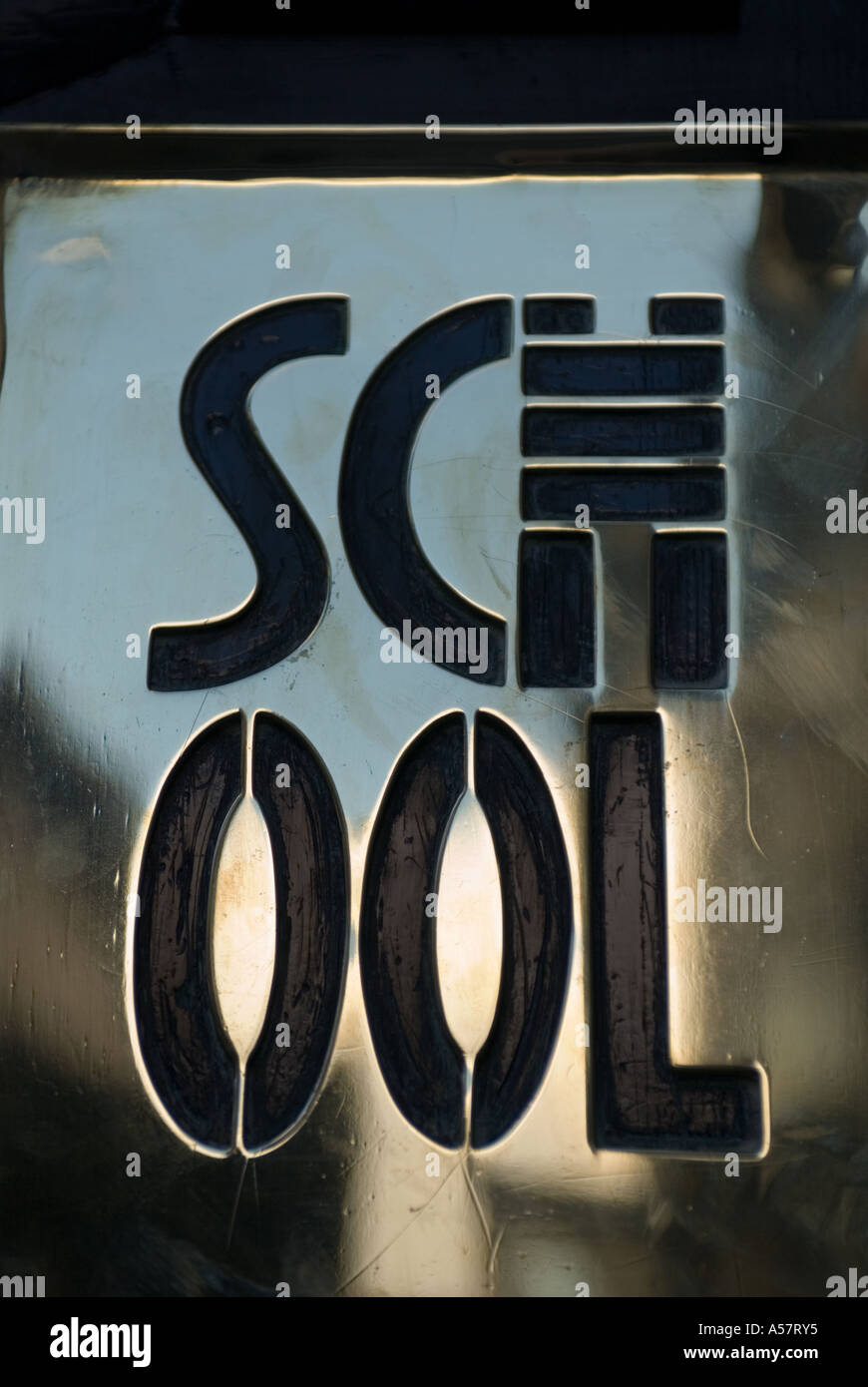 Detail der Messing Türschild an Glasgow School of Art, entworfen von Charles Rennie Mackintosh UK Stockfoto