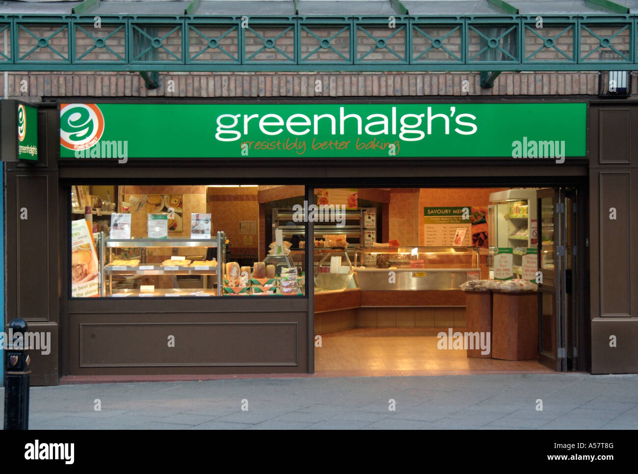 Greenhalg der Bäckerei backen Kuchen Shop Brot Shop Ladengeschäft Stockport UK Vereinigtes Königreich England GB Großbritannien EU Europa Stockfoto