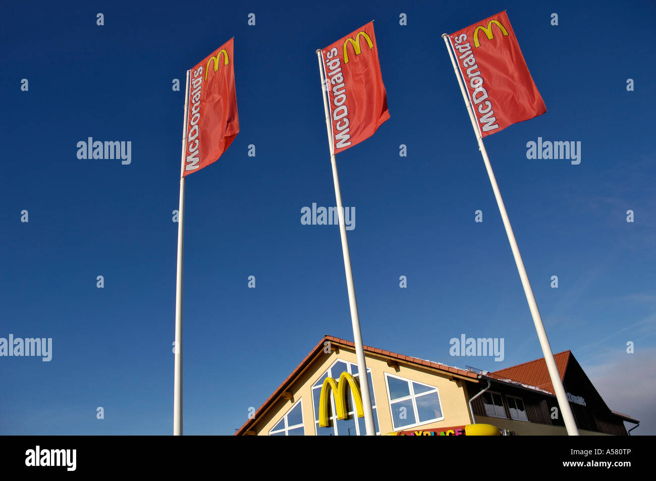 Maßstabsgerechte vor ein McDonald's Restaurant, Deutschland Stockfoto
