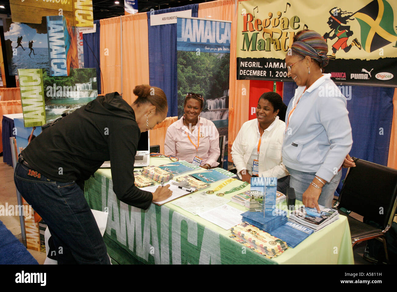 Miami Beach Florida, Convention Center, Center, ING-Marathon-Rennen, Fitnessmesse, Laufen, Sport, Gesundheit, Bewegung, Unternehmen, Sponsor-Veranstaltung, Anbieter verkaufen Stockfoto