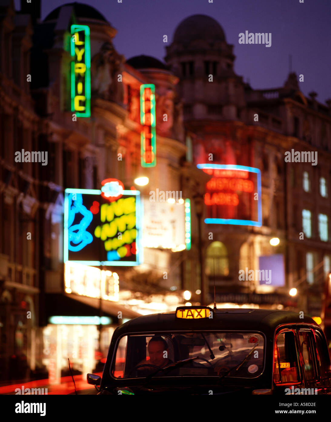 Shaftsbury Avenue, schwarzen Taxi Stockfoto
