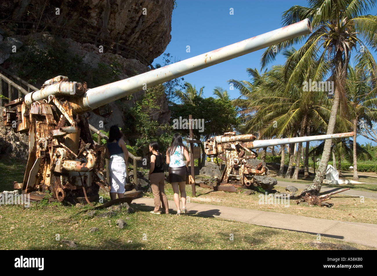 Toursit besuchen japanische WW2 historische Stätte Saipan CNMI Stockfoto