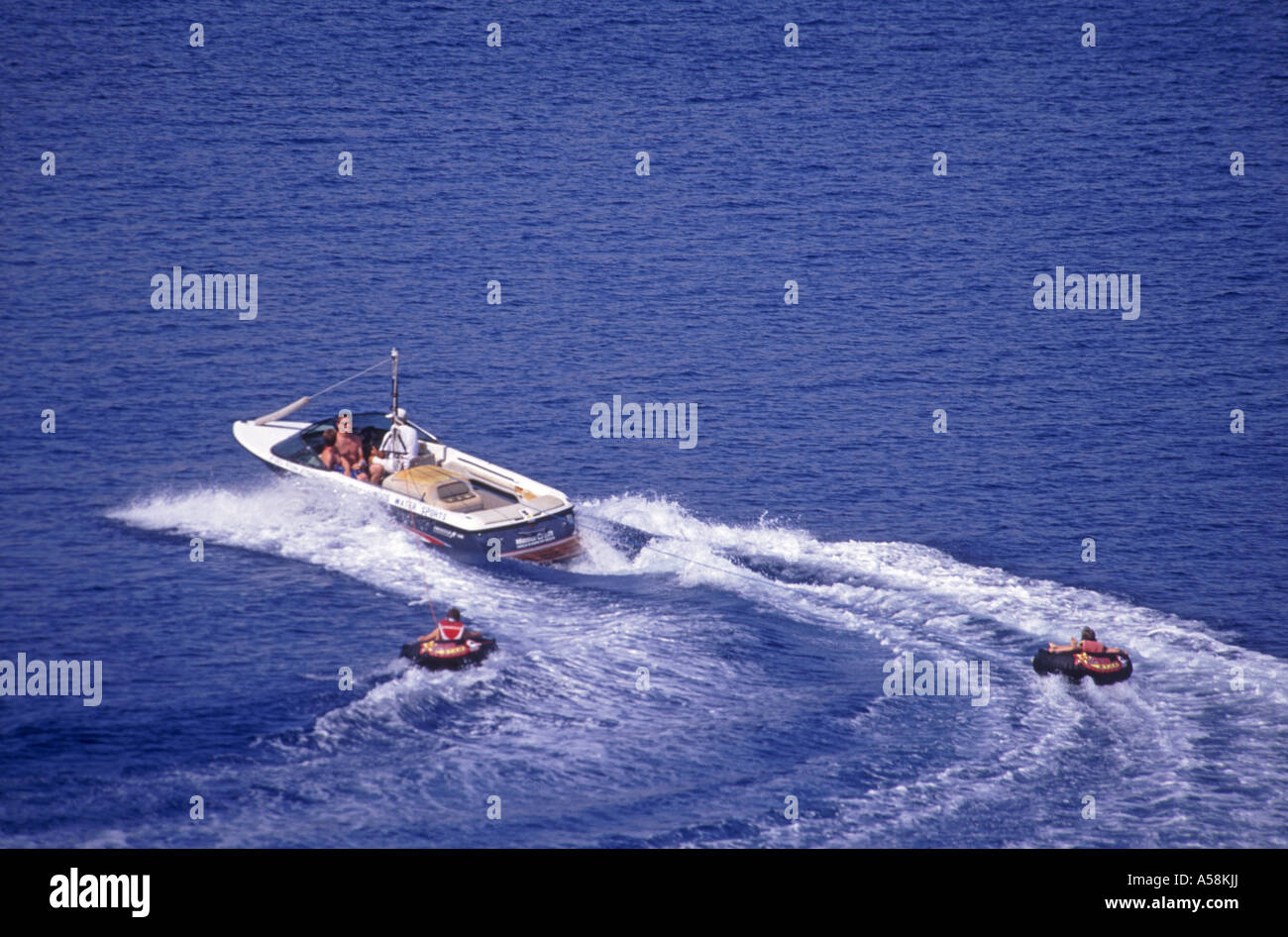 Recretional Sport in Lindos Bay Rhodos Griechenland. GXPL 4817-452 Stockfoto