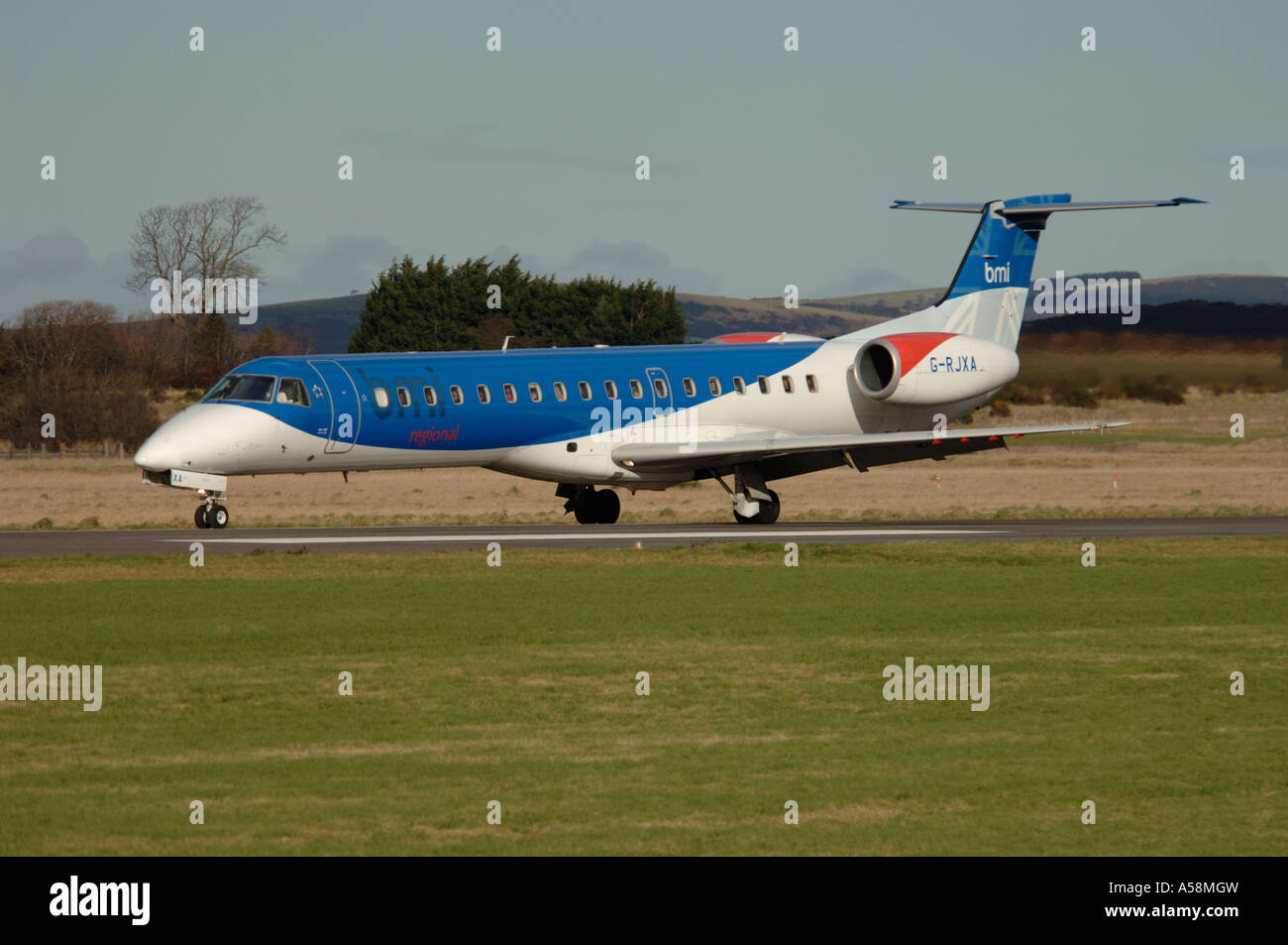 Embraer RJI45EP A regional Jet Airliner bedient BMI.   XAV 4844-454 Stockfoto