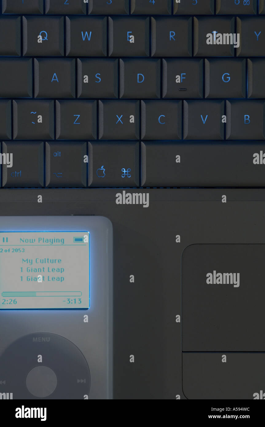 Retro I-Pod mit Apple Powerbook Bildschirme und Hintergrundbeleuchtung Stockfoto
