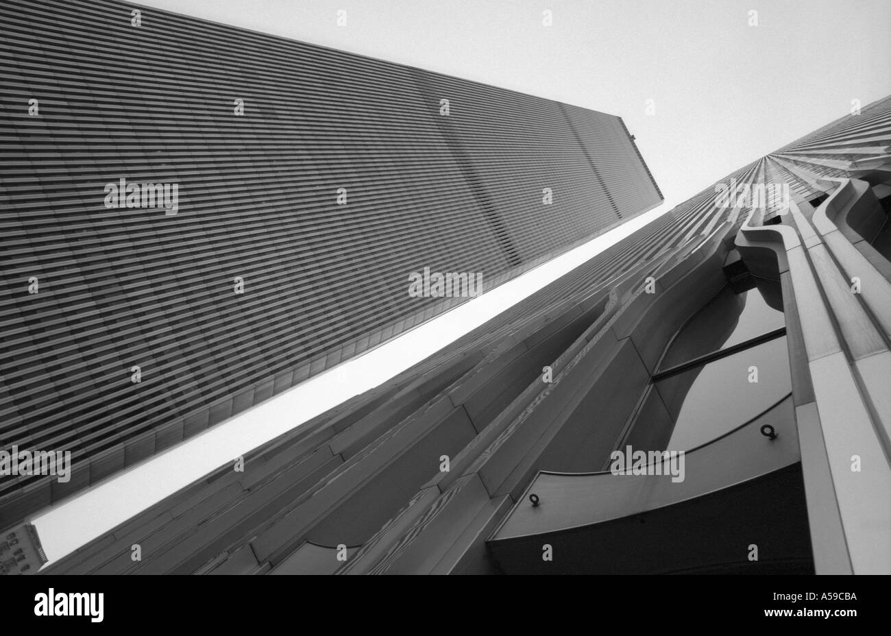 Das World Trade Center in New York City, USA, zwei Monate vor seiner Zerstörung im September 2001 Stockfoto