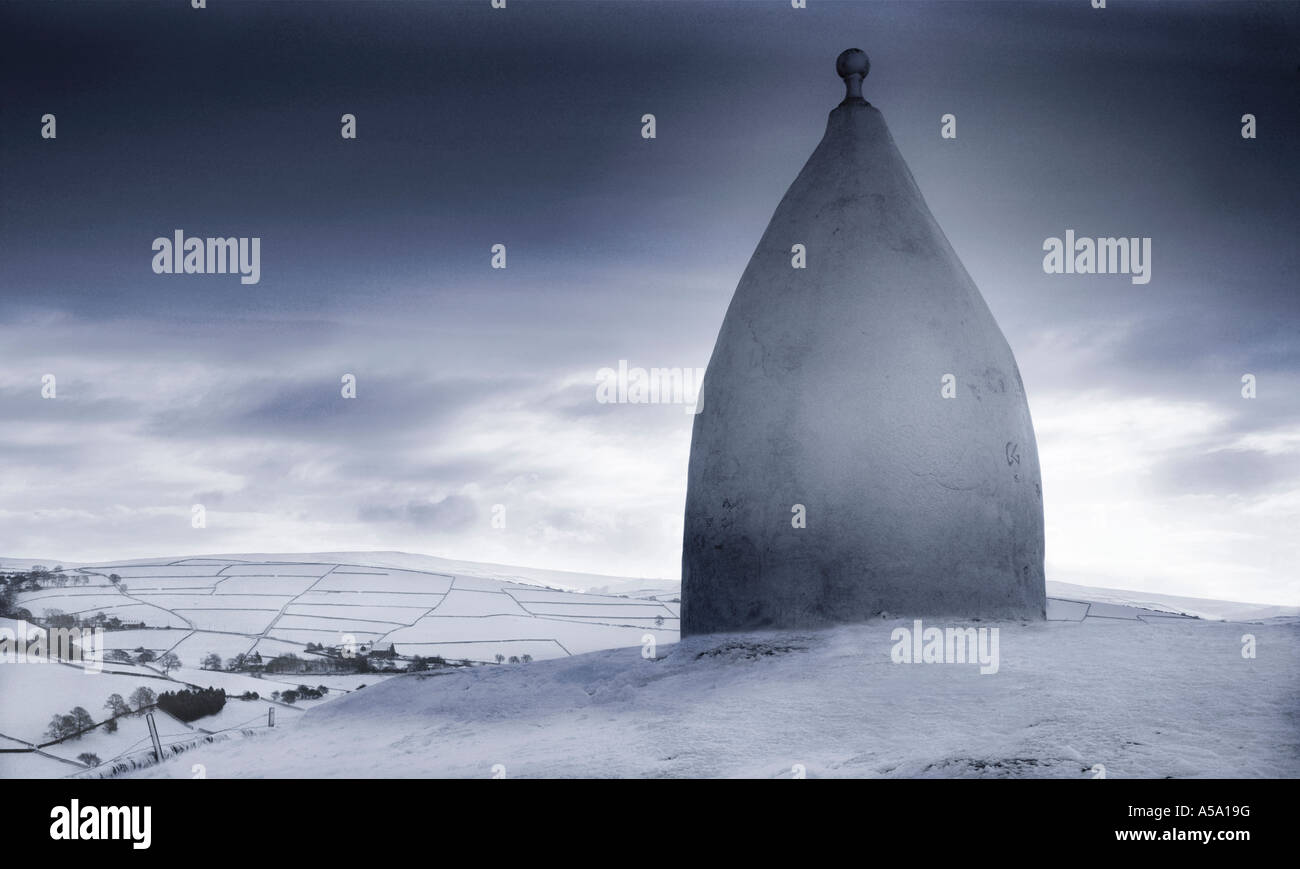White-Nancy-Denkmal in den Schnee, Bollington, Cheshire Stockfoto