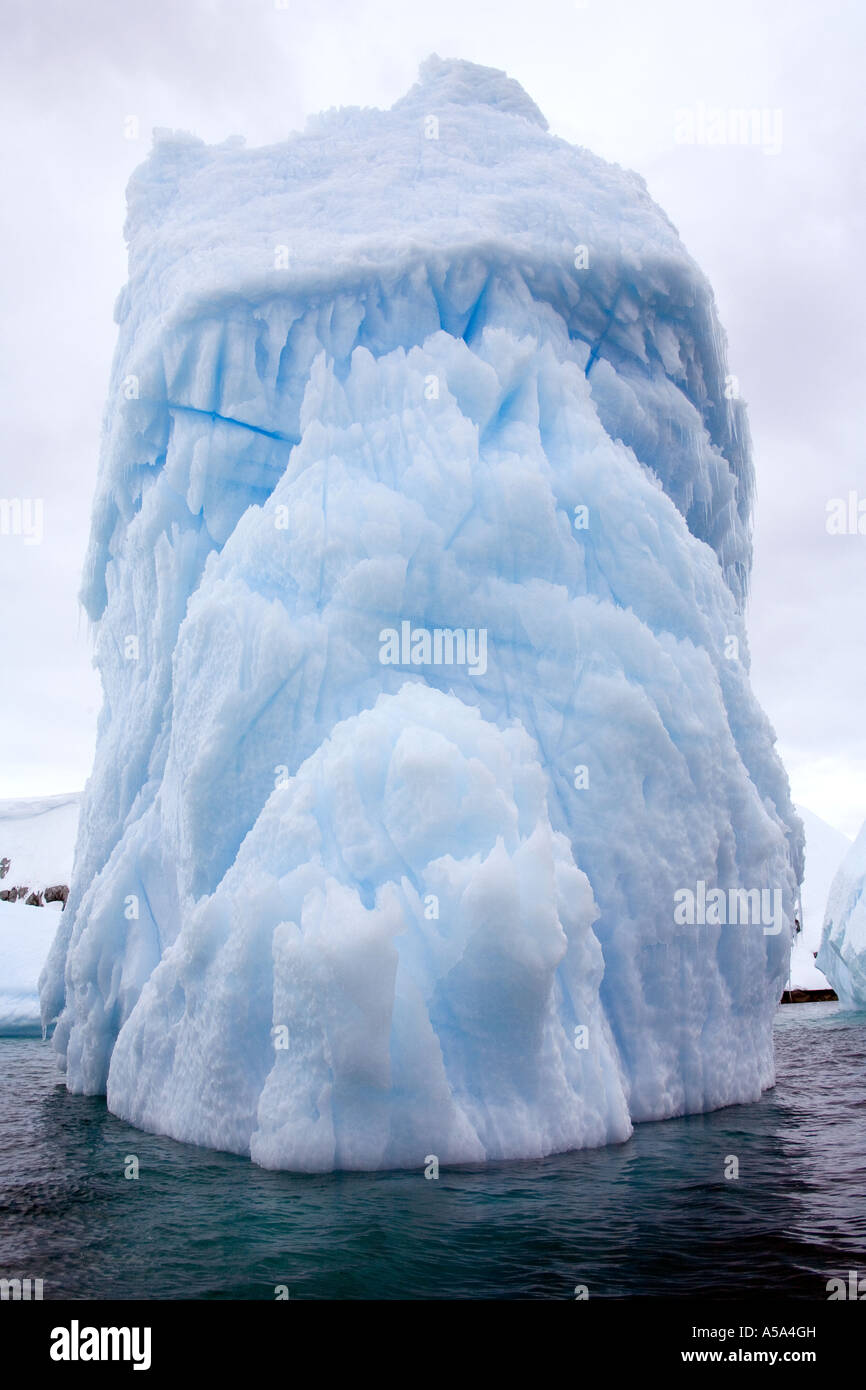 Eisberg in der Nähe von Melchior Inseln vor der antarktischen Halbinsel in der Antarktis Stockfoto