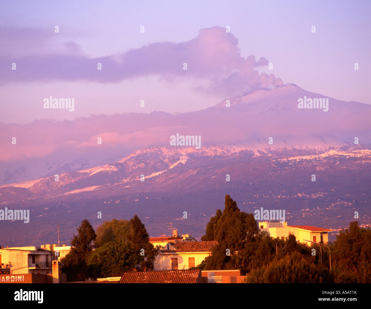 Blick auf den Ätna-Giardini Naxos-Sizilien-Italien Stockfoto