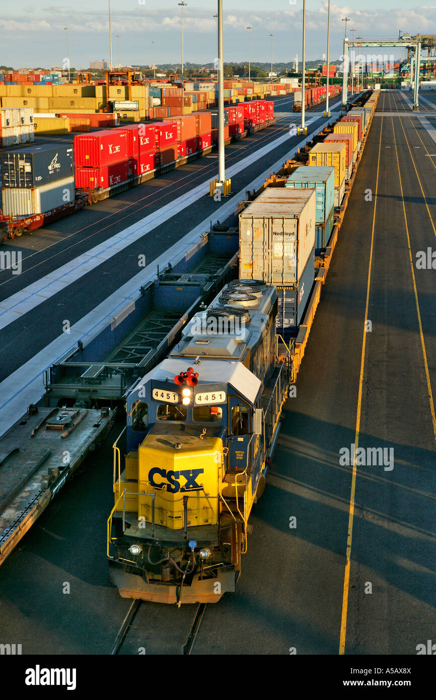 Container Yard Zug Transport, NJ Stockfoto