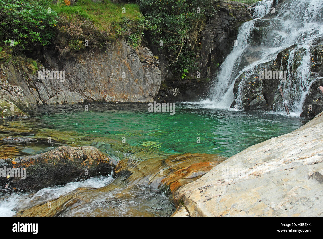 Wasserfall in den Ausläufern der Snowdon Stockfoto
