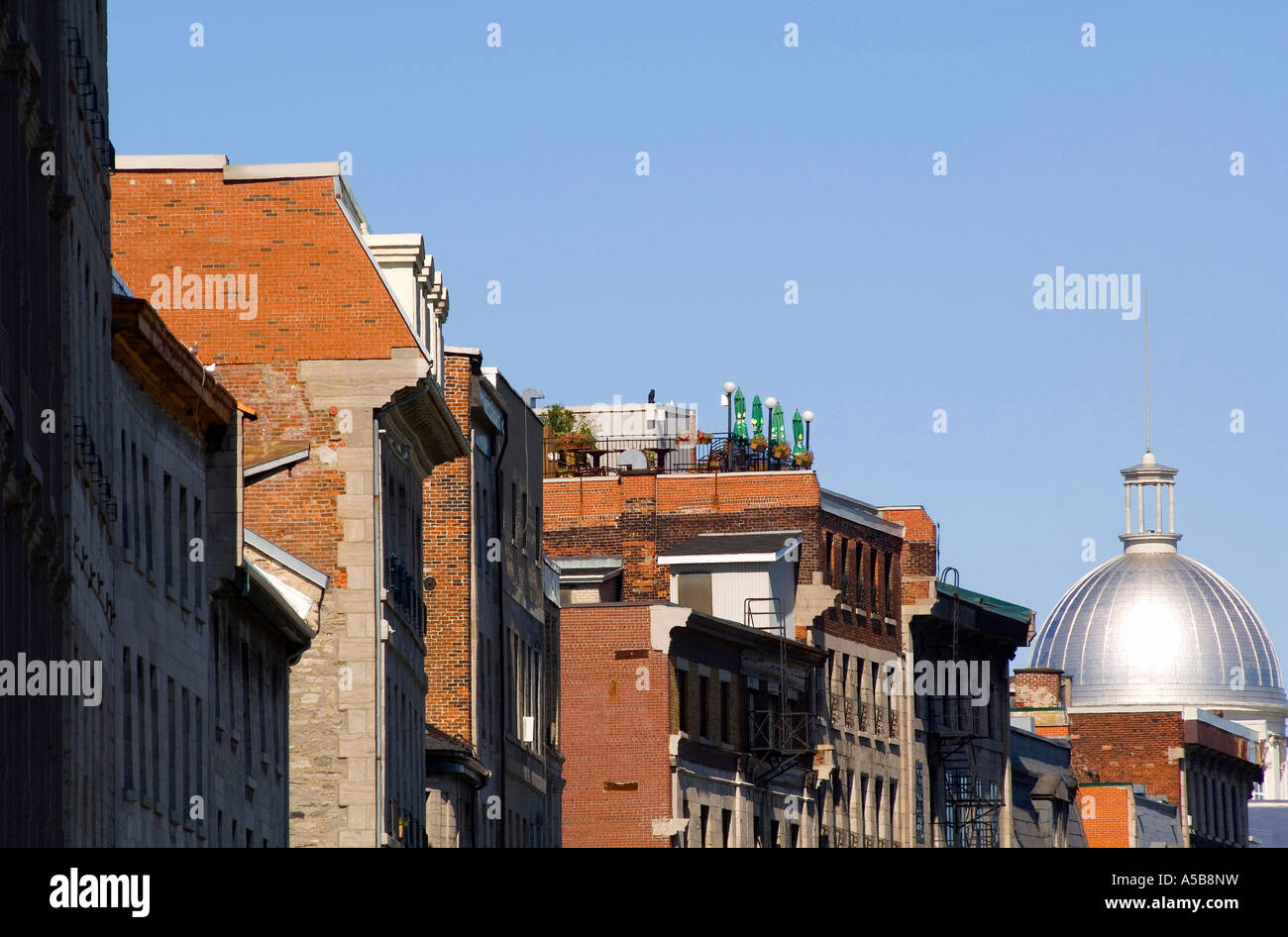 Geschichtete Gebäude von Old Montreal, Kanada. Stockfoto