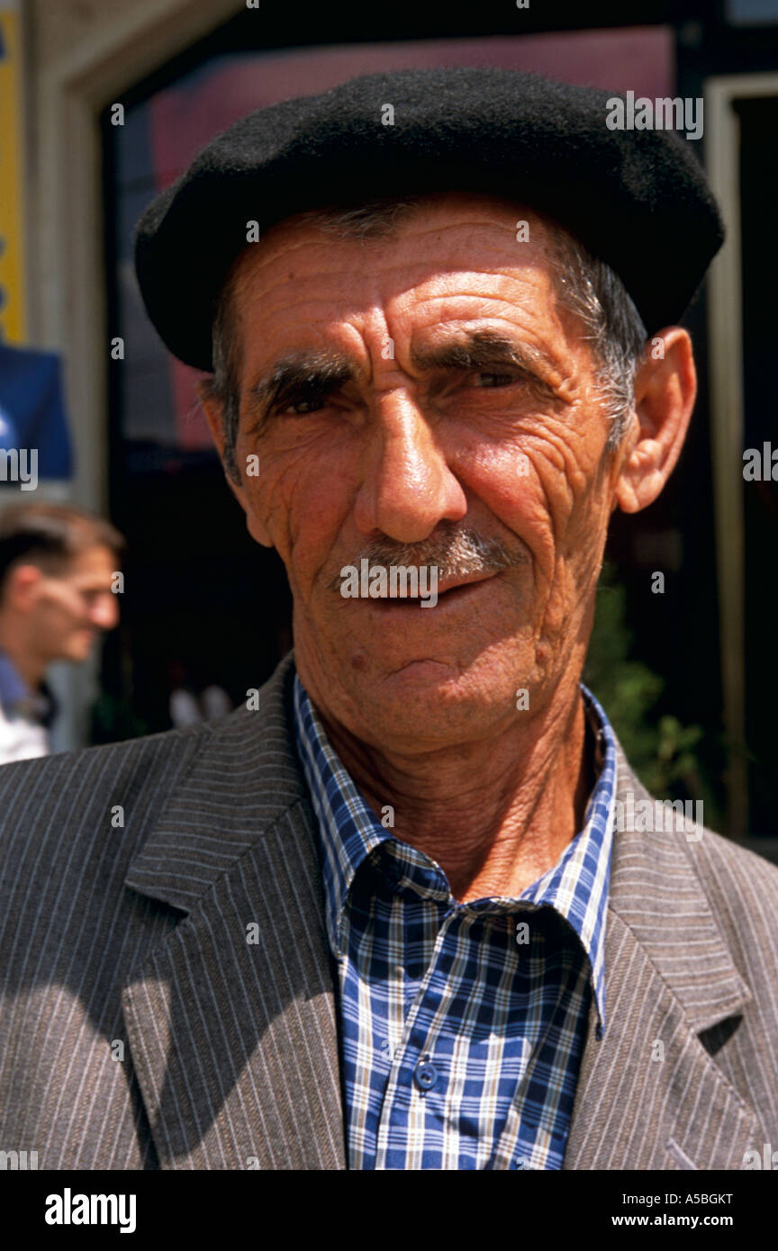 Albanischer hut -Fotos und -Bildmaterial in hoher Auflösung – Alamy