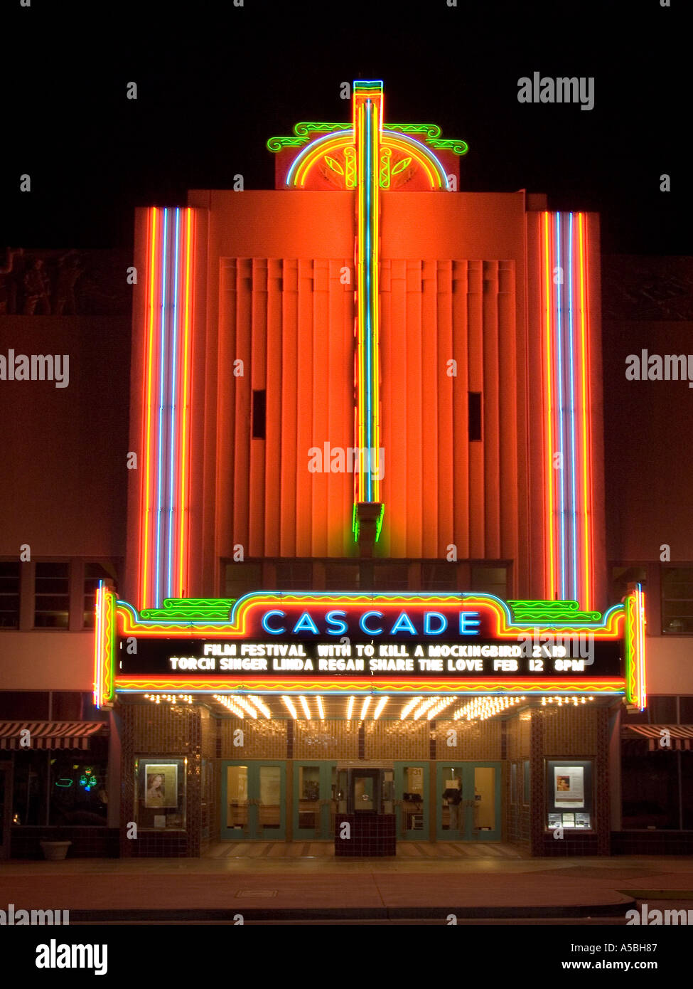 Das alte Cascade-Theater in der Innenstadt von Redding, northern California. Stockfoto