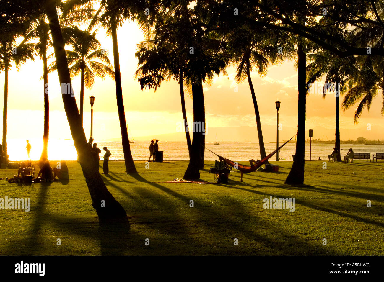 Sonnenuntergang am Waikiki, Hawaii, USA Stockfoto